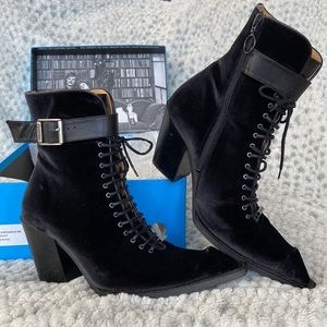 Fluevog Cubist Cupcake Size 8.5 Velvet Black